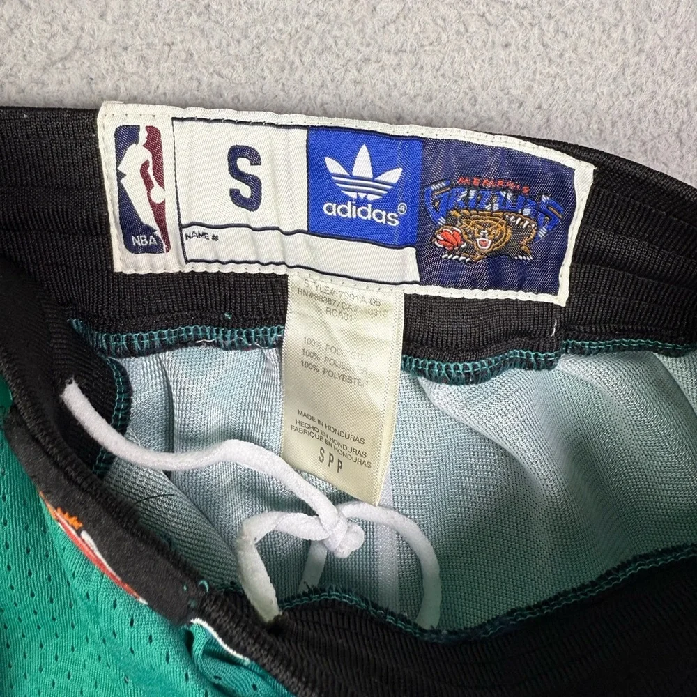 Adidas Vancouver‎ Grizzlies basketball shorts